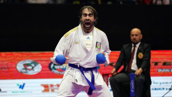 Rafael Ağayev zalı göz yaşları ilə  tərk etdi